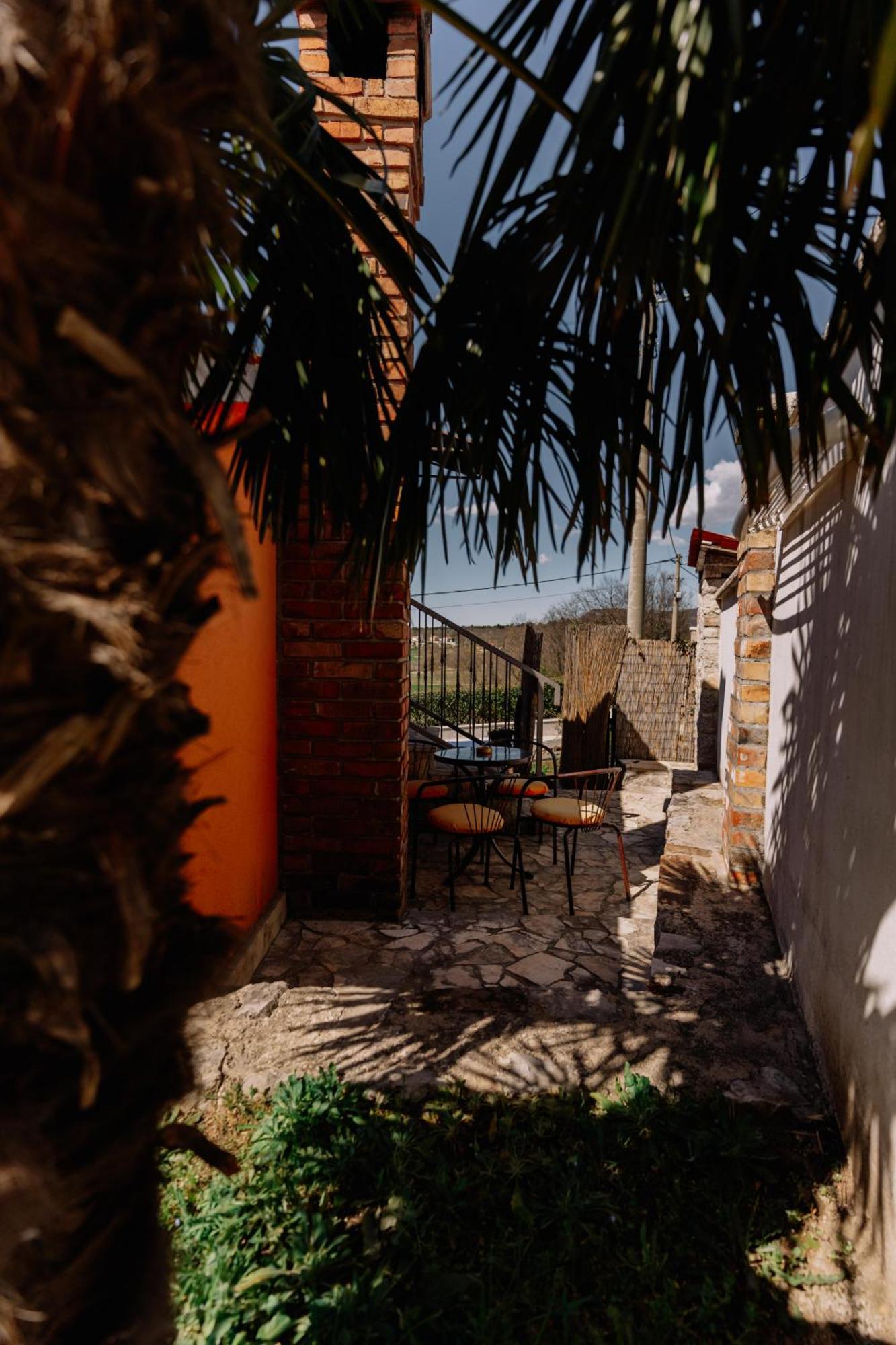Sweet Room With A Terrace Roč Kültér fotó